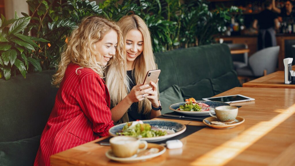 NF Group: количество открытий фудхоллов в России снизилось в два раза в 2025 году